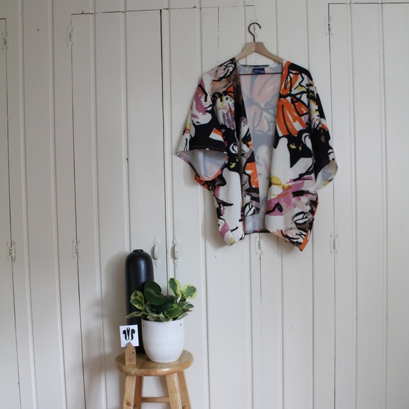 Raygun Tops - Raygun Print Shawl